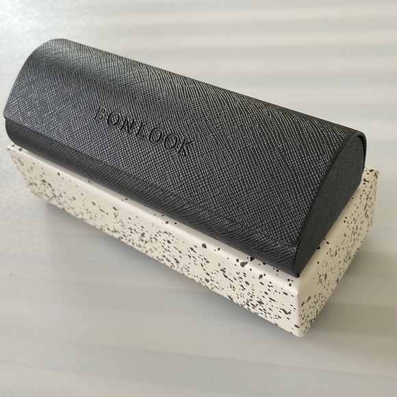 [FREE w/ purchase] or 5/$5: Classic eyeglass/sunglasses case. - Picture 3 of 4